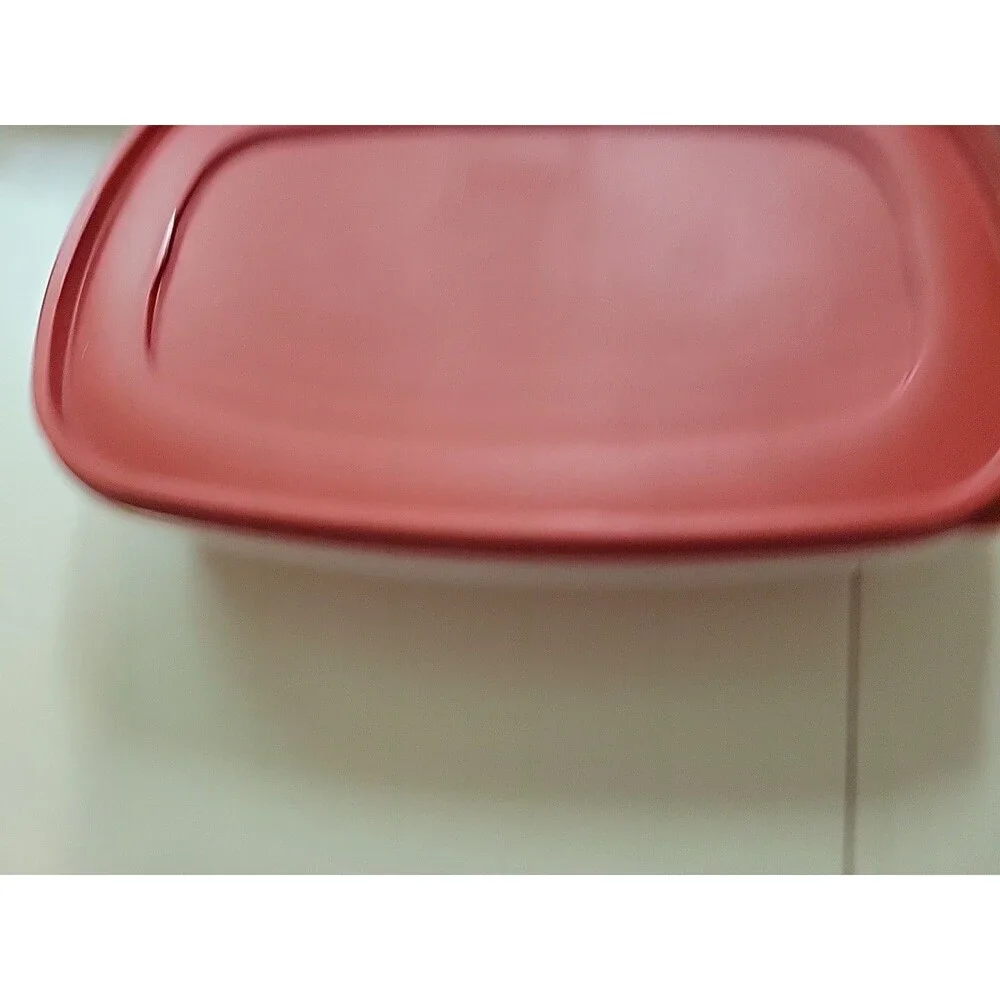 Rubbermaid‎ Servin Saver 7J73 with Red 7J75 Lid 24 Cup Y19